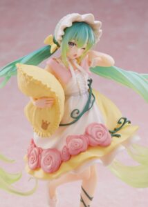 hatsune miku sleeping beauty figure